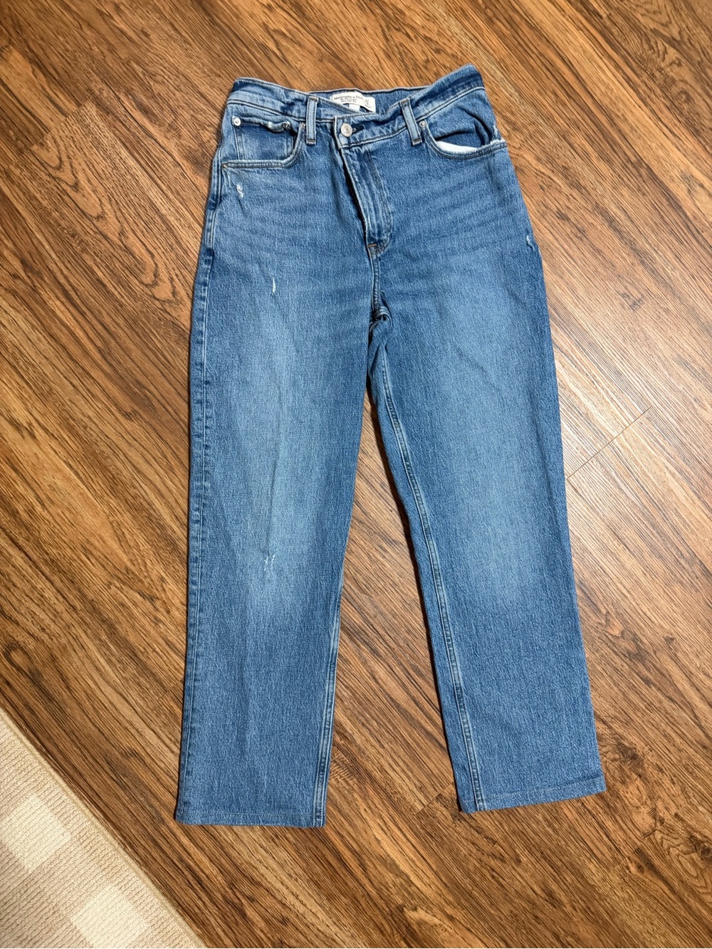 Abercrombie & Fitch Women's Straight Leg Jeans in Mid Blue